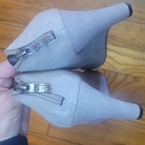 Ann Taylor Loft Suede Wedge Ankle Booties size 8.5 - Picture 4 of 8